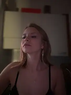 Snapshot of AnastasiaAniess chatting on 15, 3, 2025 AnastasiaAniess online show from 15, 3, 2025