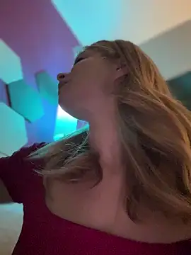 Snapshot of AnastasiaAniess chatting on 5, 10, 2025 AnastasiaAniess online show from 5, 10, 2025