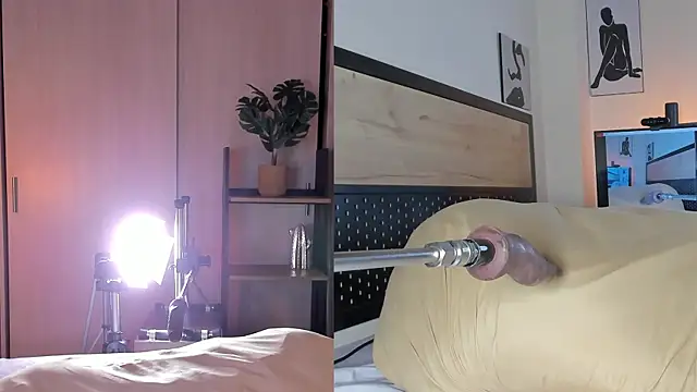 cinnamon afrodit online show from 3, 2, 2025