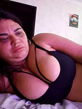 Snapshot of littleRikka chatting on 6, 11, 2025 littleRikka online show from 6, 11, 2025