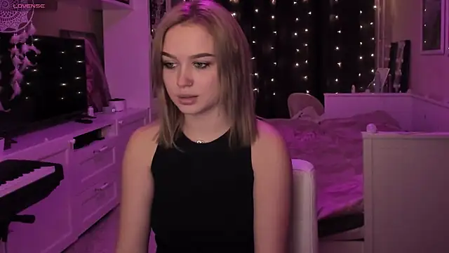 Snapshot of MaryDreaminess chatting on 15, 12, 2024 MaryDreaminess online show from 15, 12, 2024