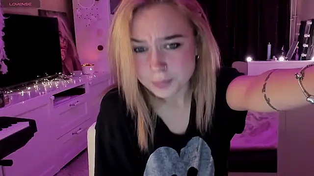 Snapshot of MaryDreaminess chatting on 22, 3, 2025 MaryDreaminess online show from 22, 3, 2025