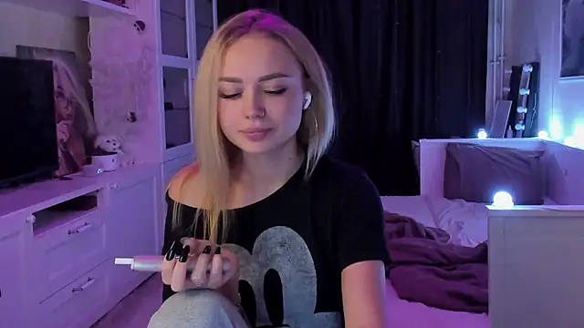 Snapshot of MaryDreaminess chatting on 18, 9, 2025 MaryDreaminess online show from 18, 9, 2025