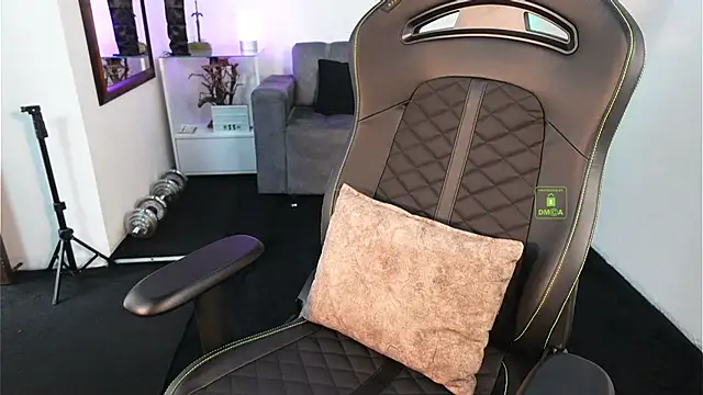 Snapshot of knimh chatting on 4, 3, 2026 knimh online show from 4, 3, 2026