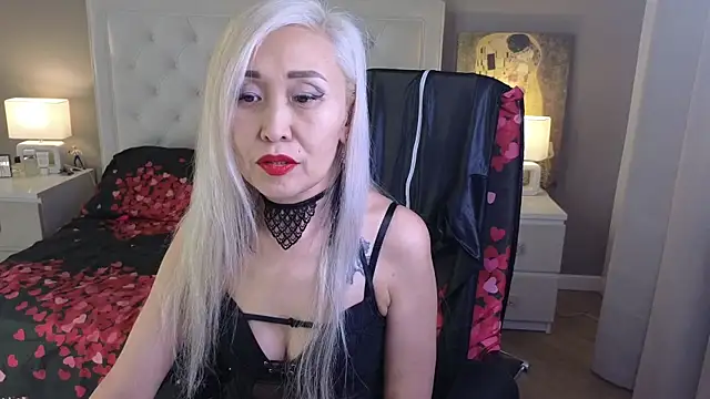 Snapshot of RoxalanaStar chatting on 7, 10, 2025 RoxalanaStar online show from 7, 10, 2025