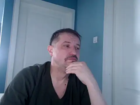 Snapshot of MisterFaithRO chatting on 13, 4, 2026 MisterFaithRO online show from 13, 4, 2026