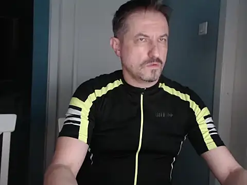 Snapshot of MisterFaithRO chatting on 15, 4, 2026 MisterFaithRO online show from 15, 4, 2026