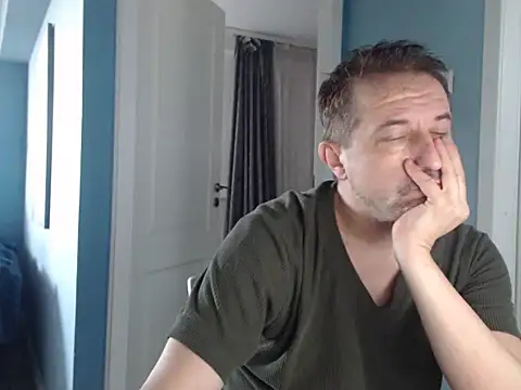 Snapshot of MisterFaithRO chatting on 26, 5, 2026 MisterFaithRO online show from 26, 5, 2026