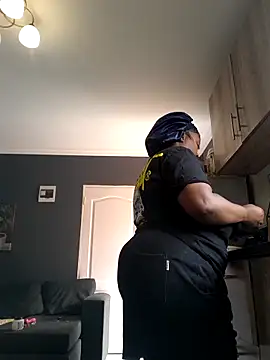 SWEETDOLLY29XX online show from 19, 10, 2025