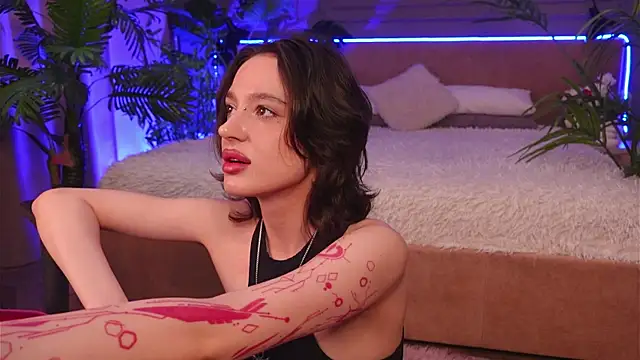 Devilinee online show from 4, 4, 2026