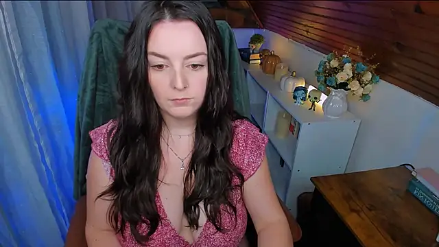 ErinMarshall online show from 25, 11, 2025