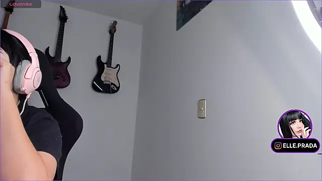 Elle online show from 18, 3, 2025