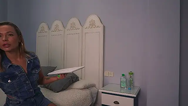Snapshot of new_dee chatting on 11, 1, 2025 new dee online show from 11, 1, 2025