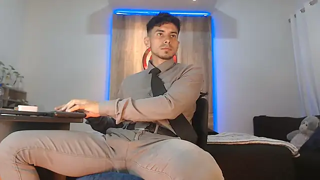 Snapshot of Andrew_4_ chatting on 31, 10, 2025 Andrew 4 online show from 31, 10, 2025