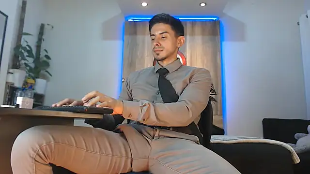 Andrew 4  online show from 8, 3, 2026