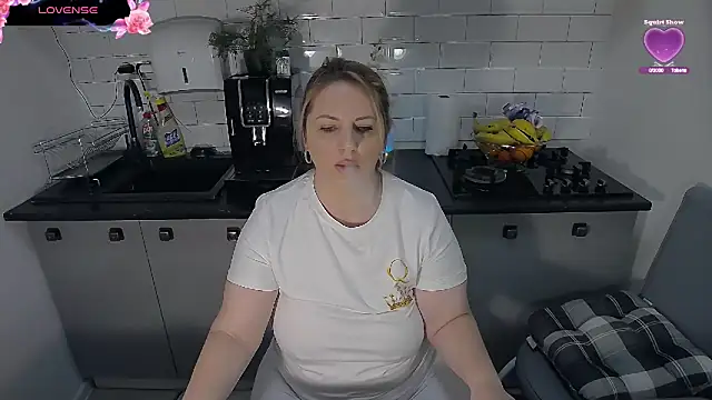 erikaerika online show from 22, 12, 2025