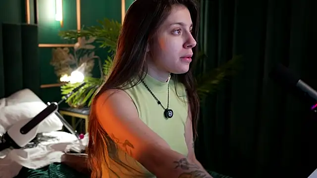 Eille Elfie online show from 1, 12, 2025