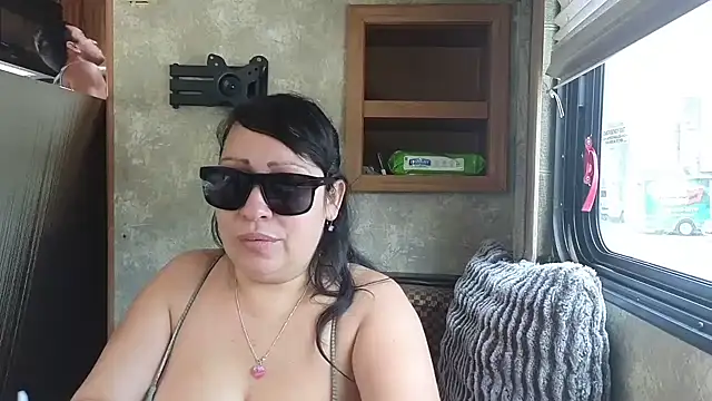 Snapshot of Foglove69 chatting on 2, 7, 2026 Foglove69 online show from 2, 7, 2026