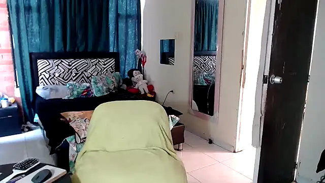 Snapshot of Sashaferrari2000 chatting on 4, 2, 2026 Sashaferrari2000 online show from 4, 2, 2026