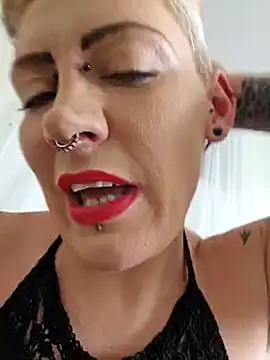 Snapshot of PinkTheHawk chatting on 8, 12, 2024 PinkTheHawk online show from 8, 12, 2024