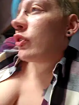 Snapshot of PinkTheHawk chatting on 11, 12, 2024 PinkTheHawk online show from 11, 12, 2024