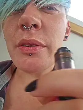 Snapshot of PinkTheHawk chatting on 25, 12, 2024 PinkTheHawk online show from 25, 12, 2024