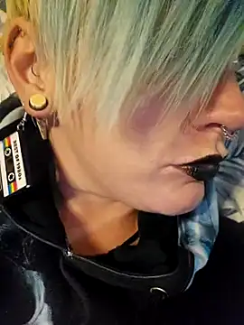 Snapshot of PinkTheHawk chatting on 10, 1, 2025 PinkTheHawk online show from 10, 1, 2025