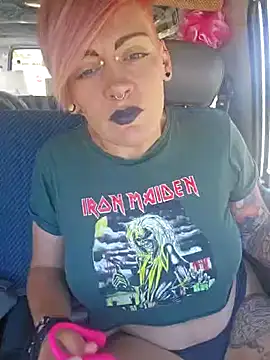 Snapshot of PinkTheHawk chatting on 14, 1, 2025 PinkTheHawk online show from 14, 1, 2025