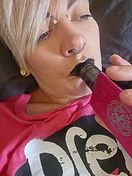 Snapshot of PinkTheHawk chatting on 25, 1, 2025 PinkTheHawk online show from 25, 1, 2025