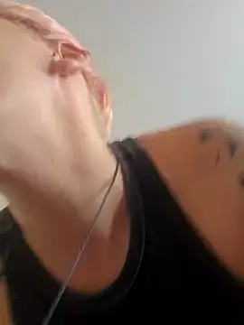 Snapshot of PinkTheHawk chatting on 26, 1, 2025 PinkTheHawk online show from 26, 1, 2025