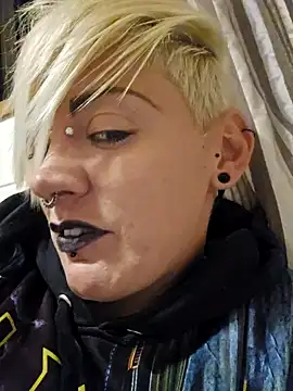 Snapshot of PinkTheHawk chatting on 13, 3, 2025 PinkTheHawk online show from 13, 3, 2025