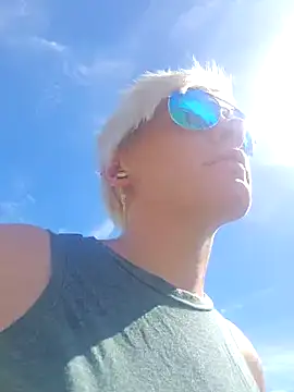 Snapshot of PinkTheHawk chatting on 13, 3, 2025 PinkTheHawk online show from 13, 3, 2025