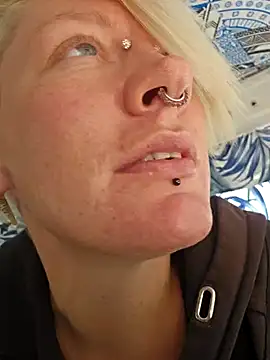 Snapshot of PinkTheHawk chatting on 14, 3, 2025 PinkTheHawk online show from 14, 3, 2025