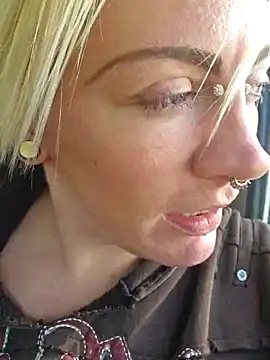 Snapshot of PinkTheHawk chatting on 21, 3, 2025 PinkTheHawk online show from 21, 3, 2025