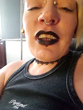 Snapshot of PinkTheHawk chatting on 18, 9, 2025 PinkTheHawk online show from 18, 9, 2025