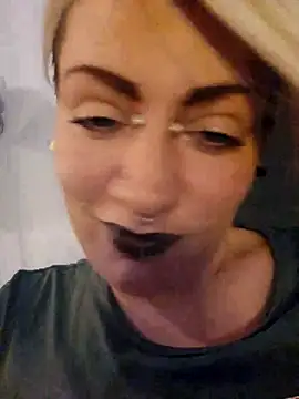 Snapshot of PinkTheHawk chatting on 24, 9, 2025 PinkTheHawk online show from 24, 9, 2025