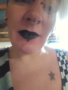 Snapshot of PinkTheHawk chatting on 19, 10, 2025 PinkTheHawk online show from 19, 10, 2025