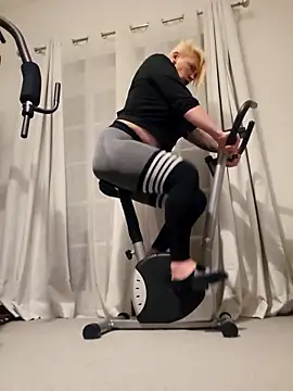 PinkTheHawk online show from 5, 3, 2026