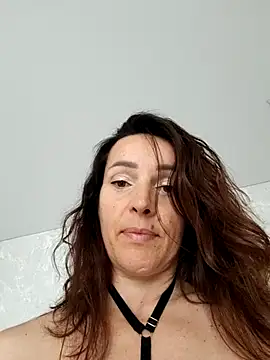 Snapshot of EvaXOAir chatting on 6, 7, 2026 EvaXOAir online show from 6, 7, 2026