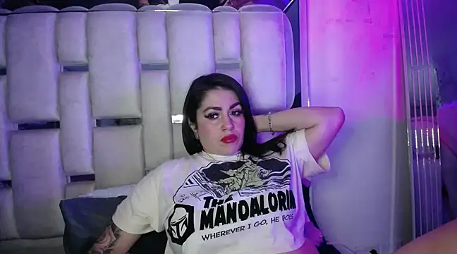 Snapshot of chelaqueen_ chatting on 6, 2, 2025 chelaqueen online show from 6, 2, 2025