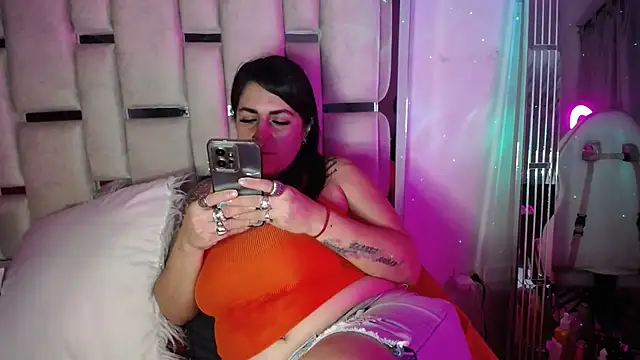 Snapshot of chelaqueen_ chatting on 21, 3, 2025 chelaqueen online show from 21, 3, 2025