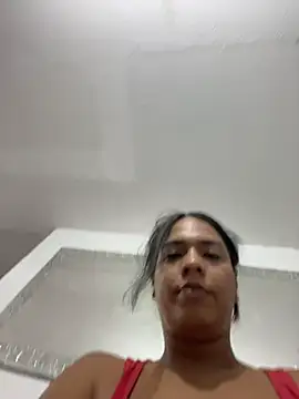 Snapshot of Newshantal_ chatting on 5, 4, 2026 Newshantal online show from 5, 4, 2026