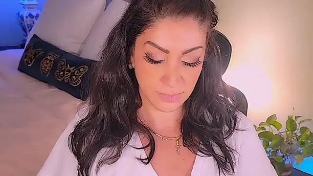 Snapshot of Wonderful_Woman chatting on 25, 10, 2025 Wonderful Woman online show from 25, 10, 2025