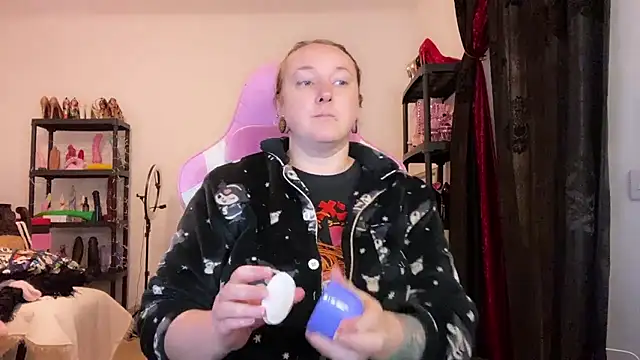 kisicaxx online show from 14, 1, 2026