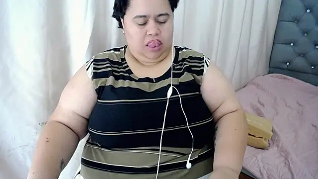 hotlesby4uxxx online show from 4, 12, 2024