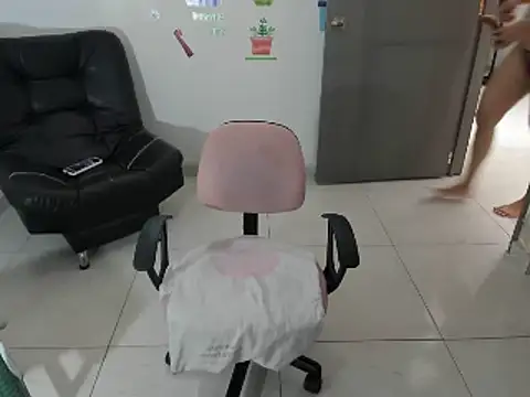 Snapshot of nicoledavis chatting on 21, 2, 2025 nicoledavis online show from 21, 2, 2025