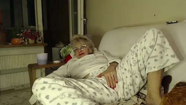 Snapshot of larawet chatting on 8, 3, 2025 larawet online show from 8, 3, 2025