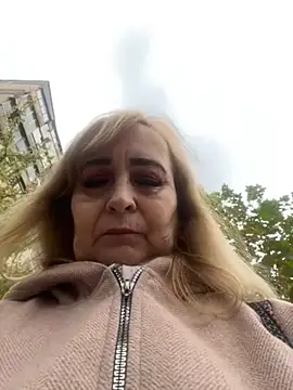 Irina2909xh online show from 5, 11, 2025