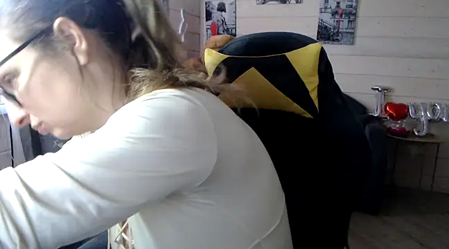 RubiLakros online show from 10, 3, 2025