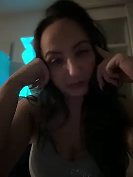 Snapshot of itsCassie chatting on 6, 2, 2025 itsCassie online show from 6, 2, 2025